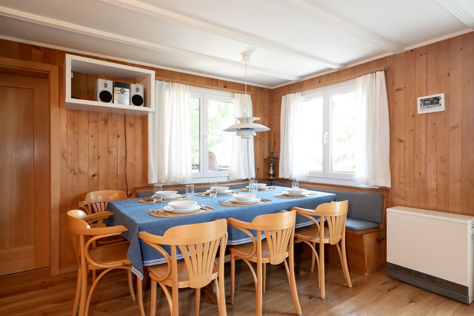 Dining area in the livingroom