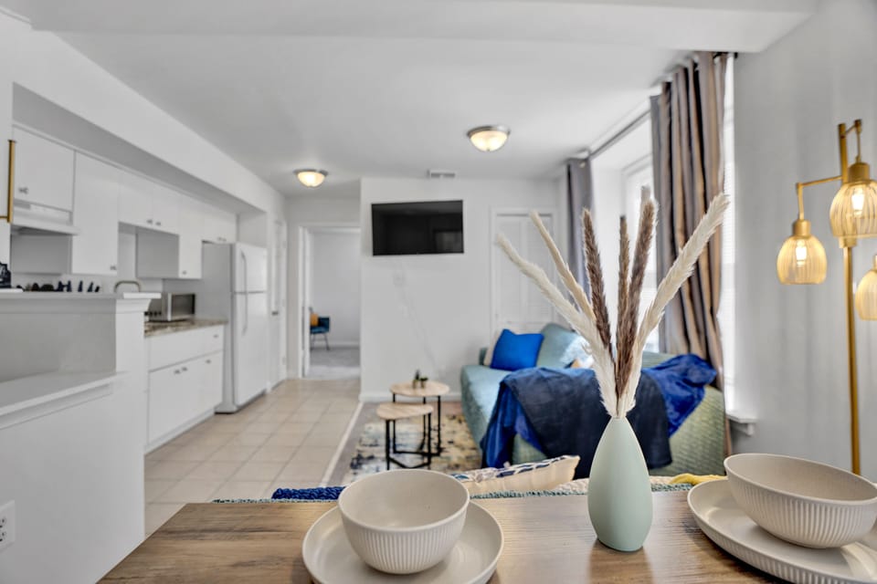 Welcome to Your Home Away From Home!
Step inside and discover a clean, comfortable, and thoughtfully furnished space designed with your relaxation in mind. Whether you're here for work or play, our cozy retreat offers everything you need—from a fully equipped kitchen and relaxing living room to restful bedrooms and modern amenities. Scroll through to explore your next perfect stay!