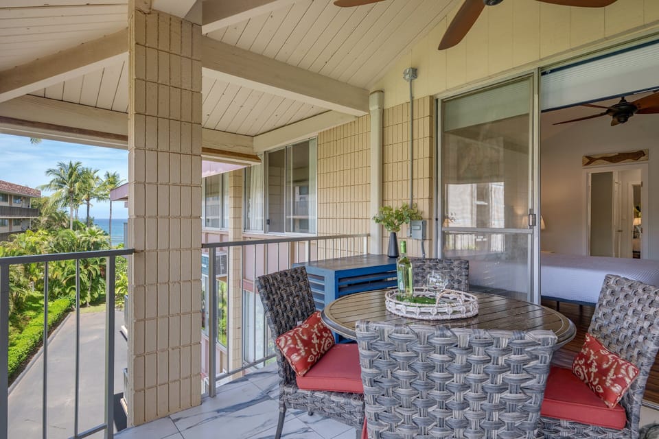 Private lanai with peek-a-boo ocean views