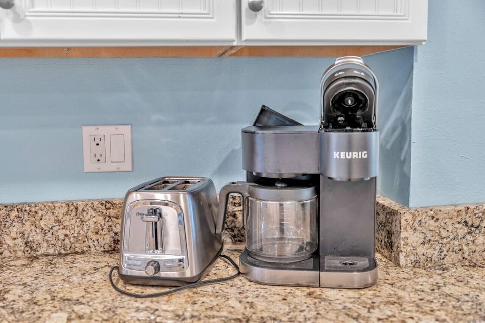 Coffee & beverage station ready for easy mornings or afternoon pick-me-ups.