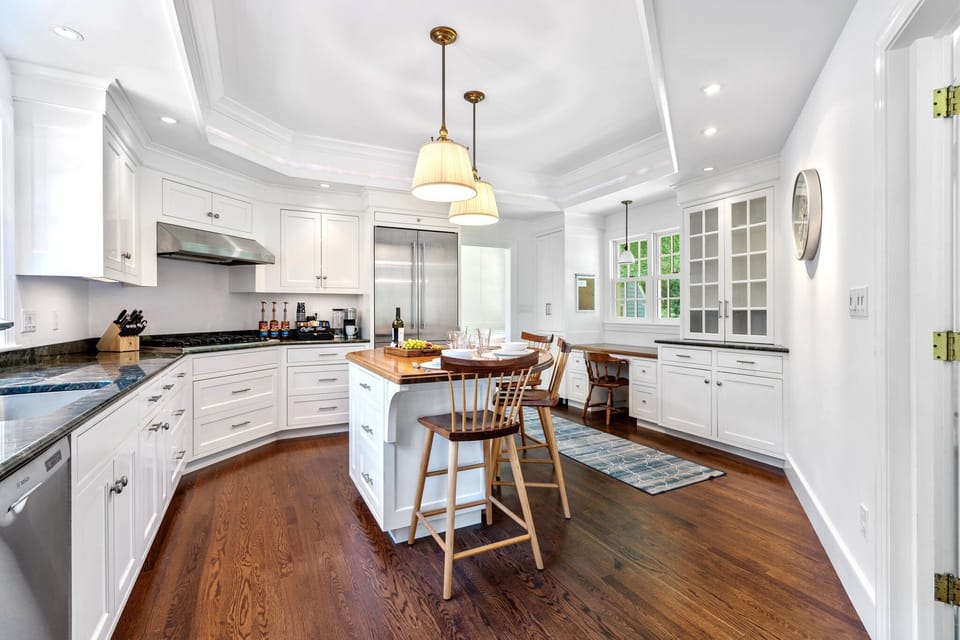 Kitchen island comfortably seats three!