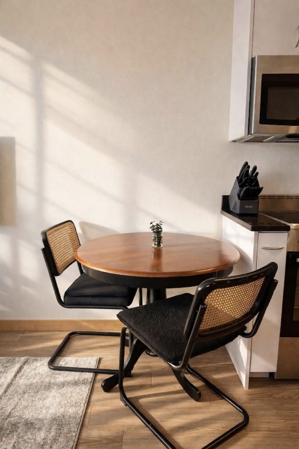 Whether it’s a quick coffee break or a slow dinner, this versatile space is built for your daily essentials