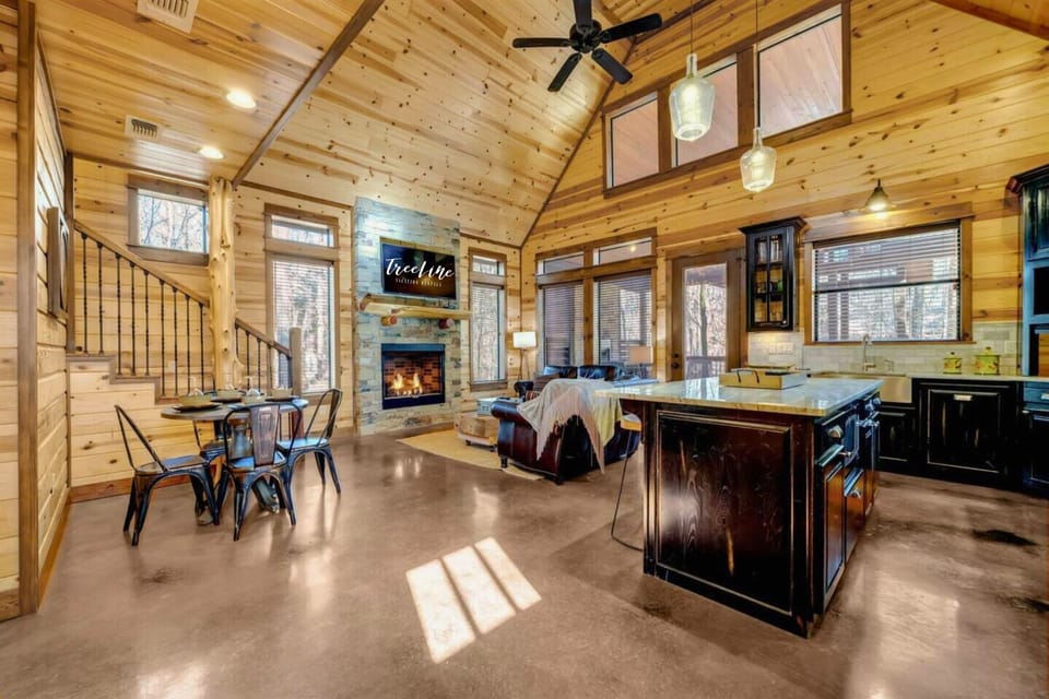 Rustic dining with a side of charm. Pull up a chair to good food and great company