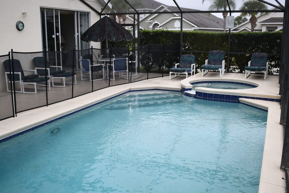 Pool & Spa