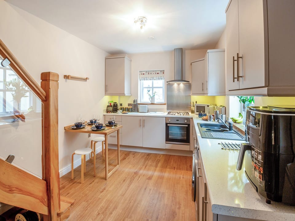 Kitchen/diner | Mews Cottage, Abergele