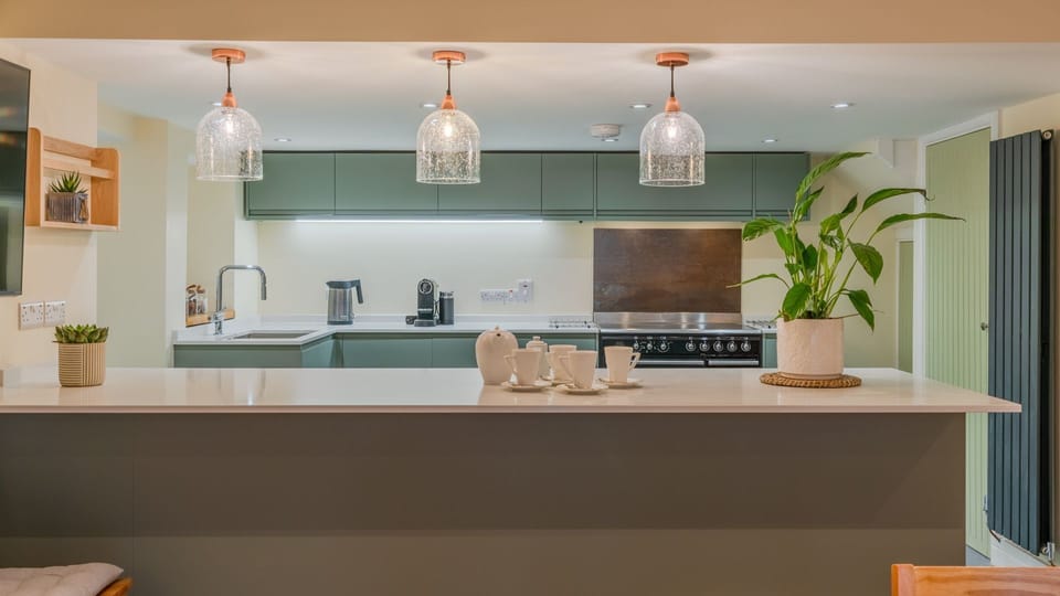 Kitchen, The Weir House, Bolthole Retreats