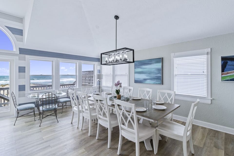 Top Level Dining Area