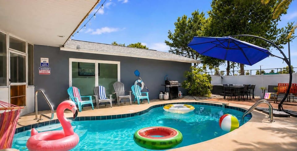 Sun-soaked days, poolside laughs, and memories that last a lifetime! Splash into your private pool, relax under the shade, fire up the BBQ, and enjoy outdoor meals while the kids play. Designed for family fun relaxation! #TopLargoAirbnb