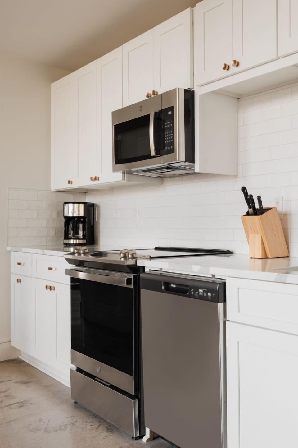Whip up quick meals before exploring the city's vibe.