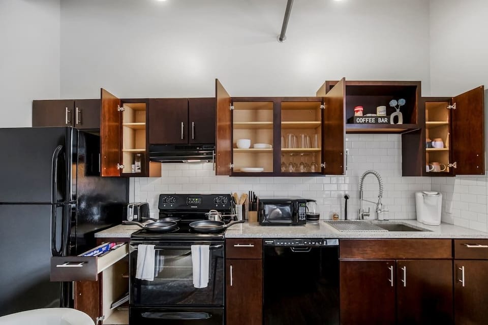 Kitchen amenities