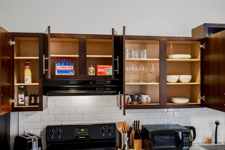 Kitchen amenities