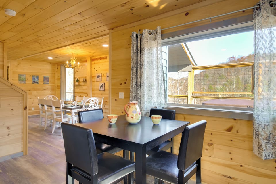 Eat-In Kitchen