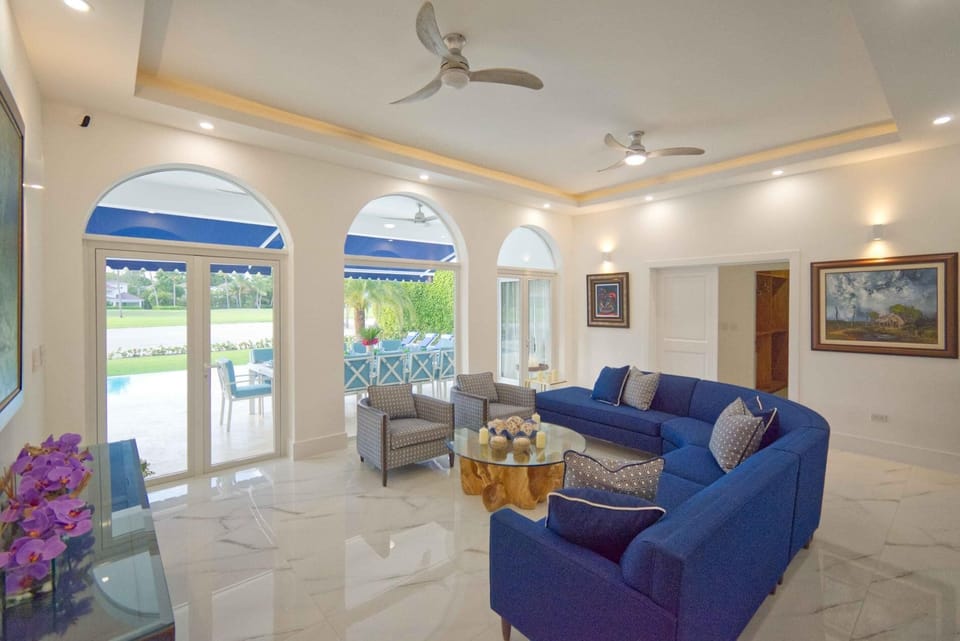Luxury 6 bedroom villa at Tortuga Bay near beach and golf (5515)