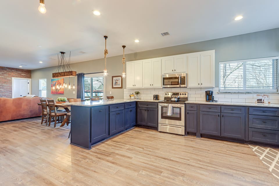 Kitchen | Dishware & Flatware | Toaster | 1st Floor