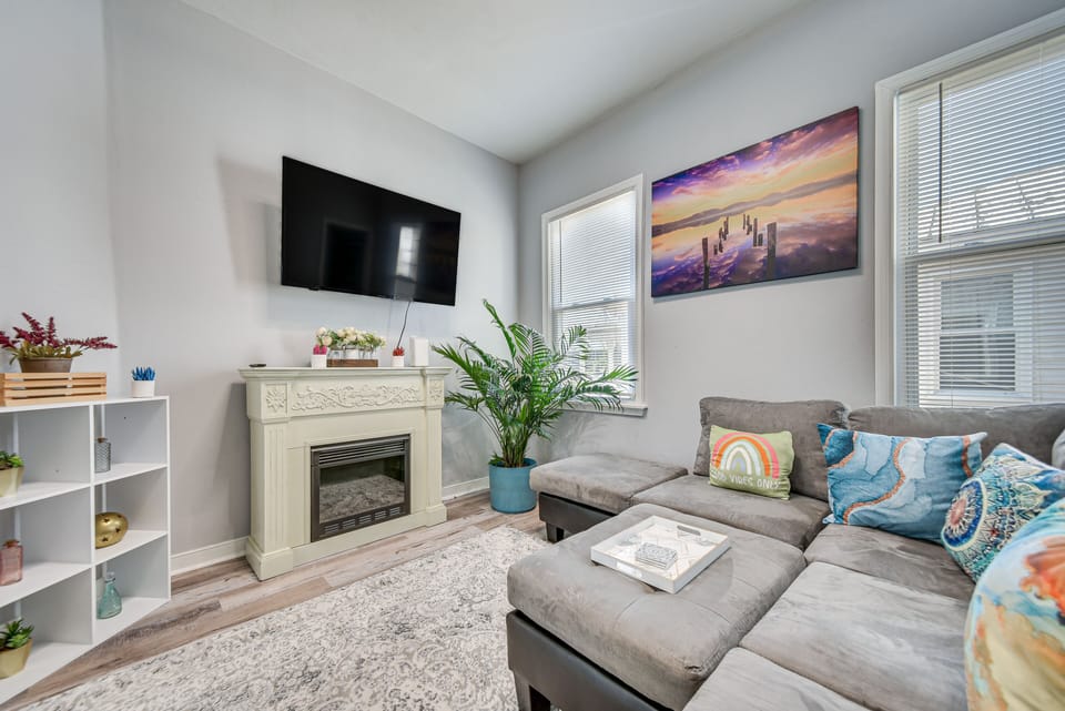 Hampton Vacation Rental | 2BR | 1.5BA | 5 Steps to Enter | 920 Sq Ft