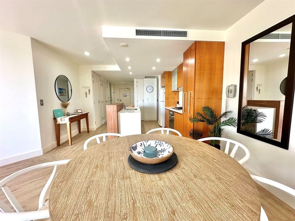 Kitchen_Dining_CB28