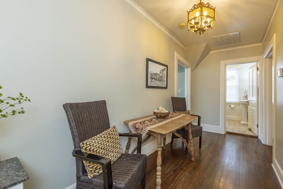 Entryway with seating for 2.