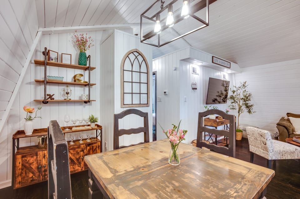 Dining Area | Main Level