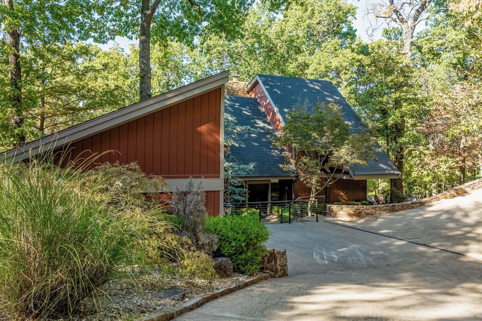 Afton Vacation Rental | 4BR | 5.5BA | Stairs Required | 3,686 Sq Ft