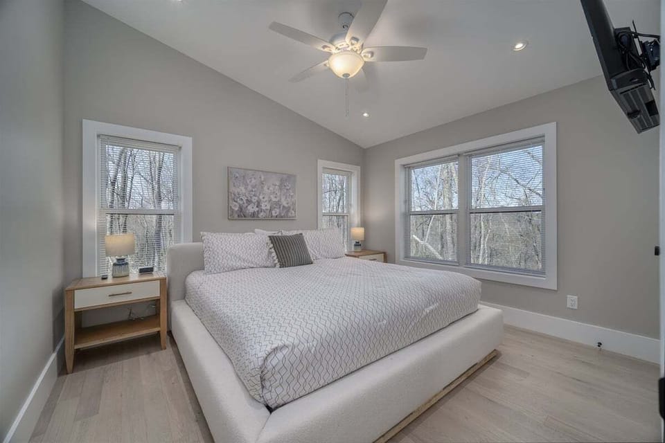 Bedroom 1 with King-Sized Bed