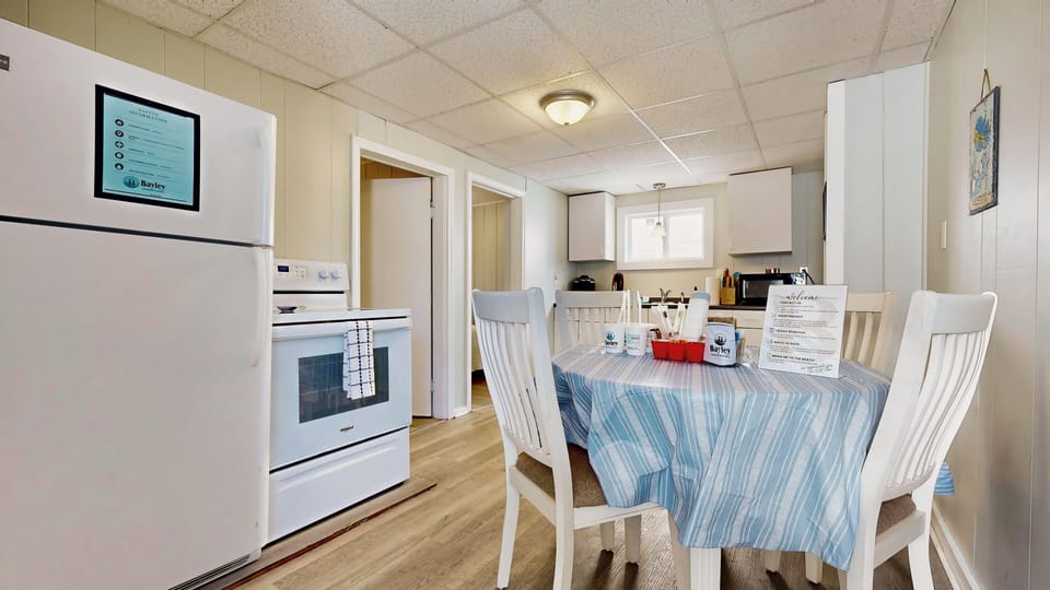 Open Concept Kitchen/dining