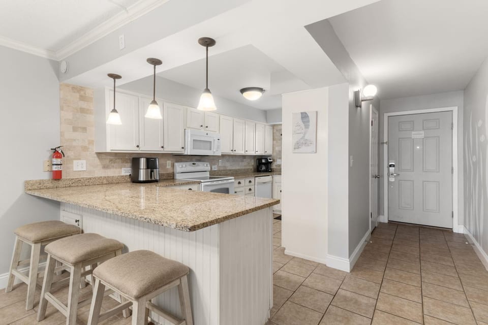 Kitchen with Breakfast Bar