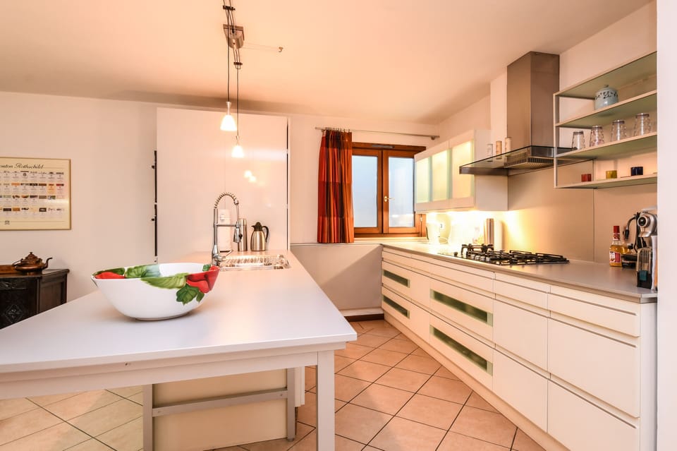 KITCHEN (2)