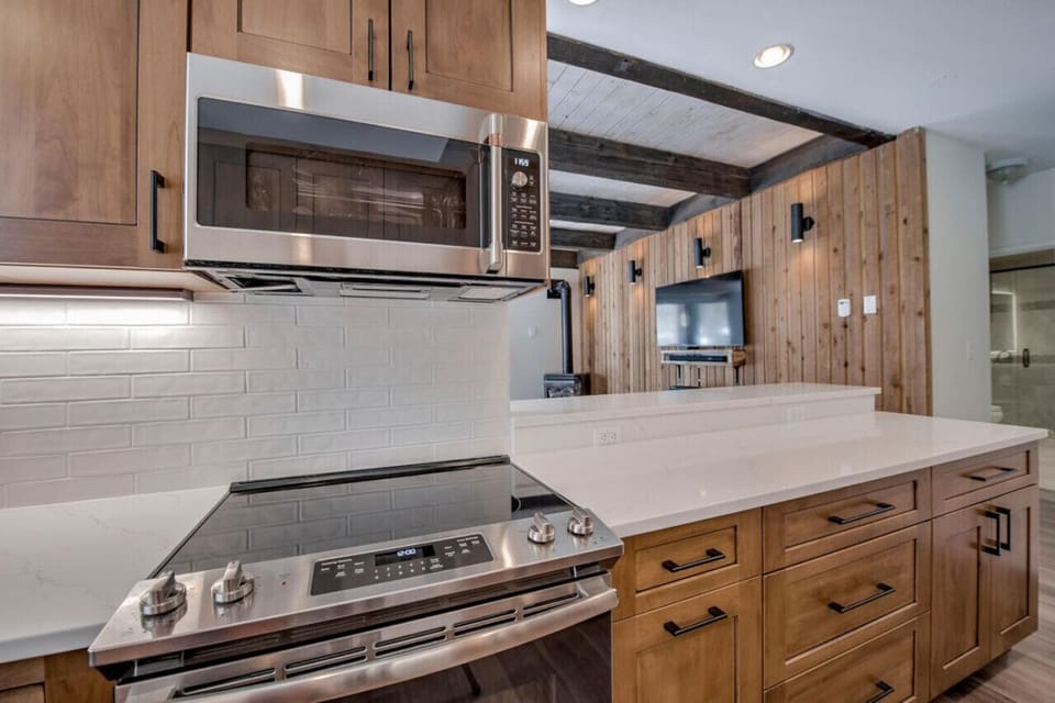 Prepare a chef quality meal in the fully equipped kitchen