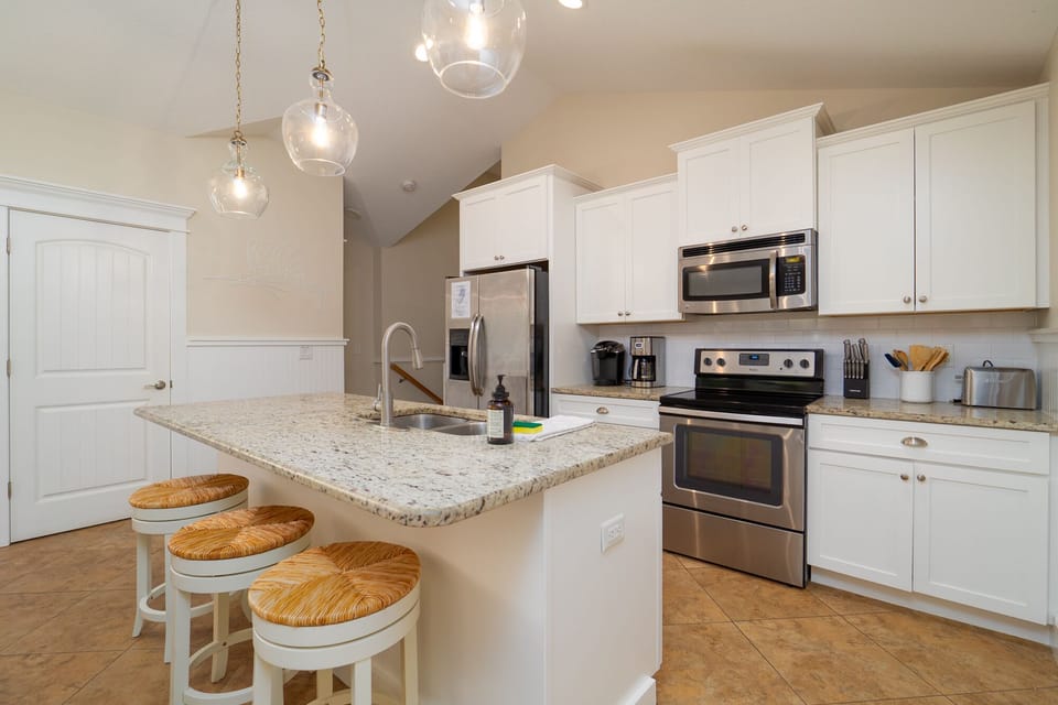This fully stocked kitchen comes with everything you can need - whether you decide to cook or not!