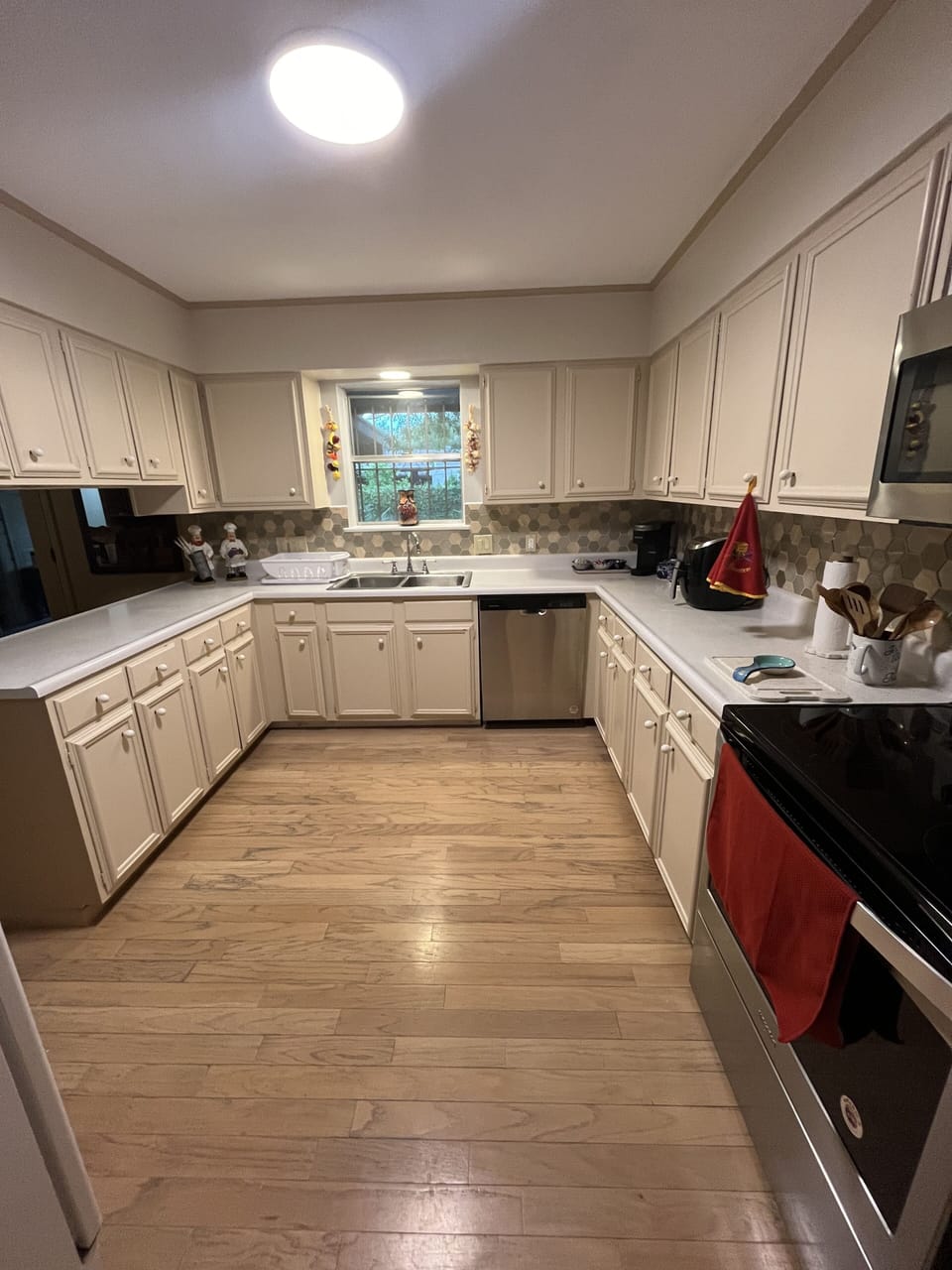 Fully equipped, spacious kitchen