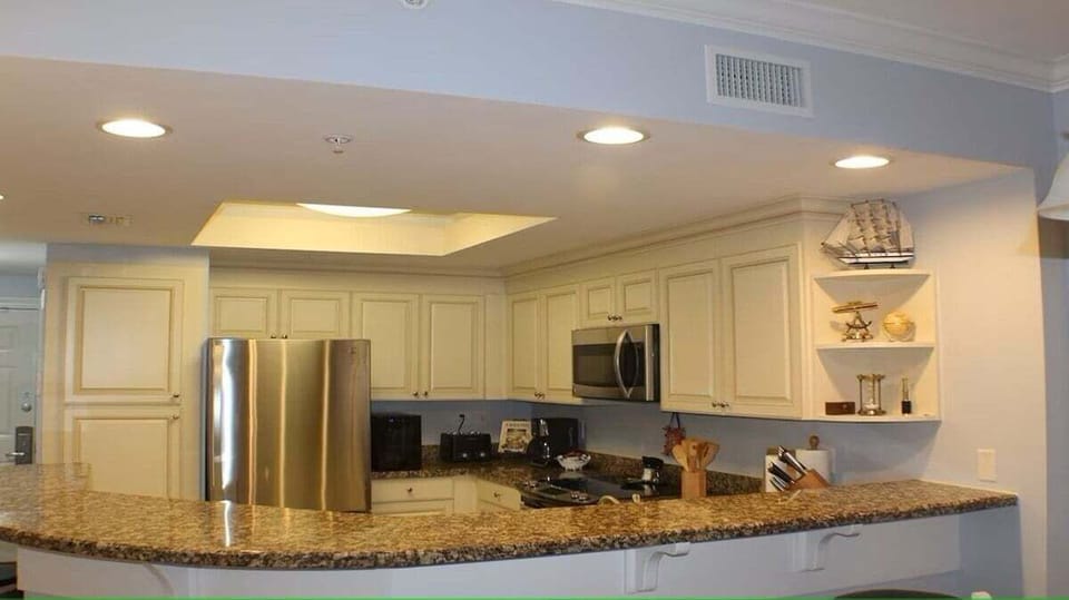 Fully applianced kitchen