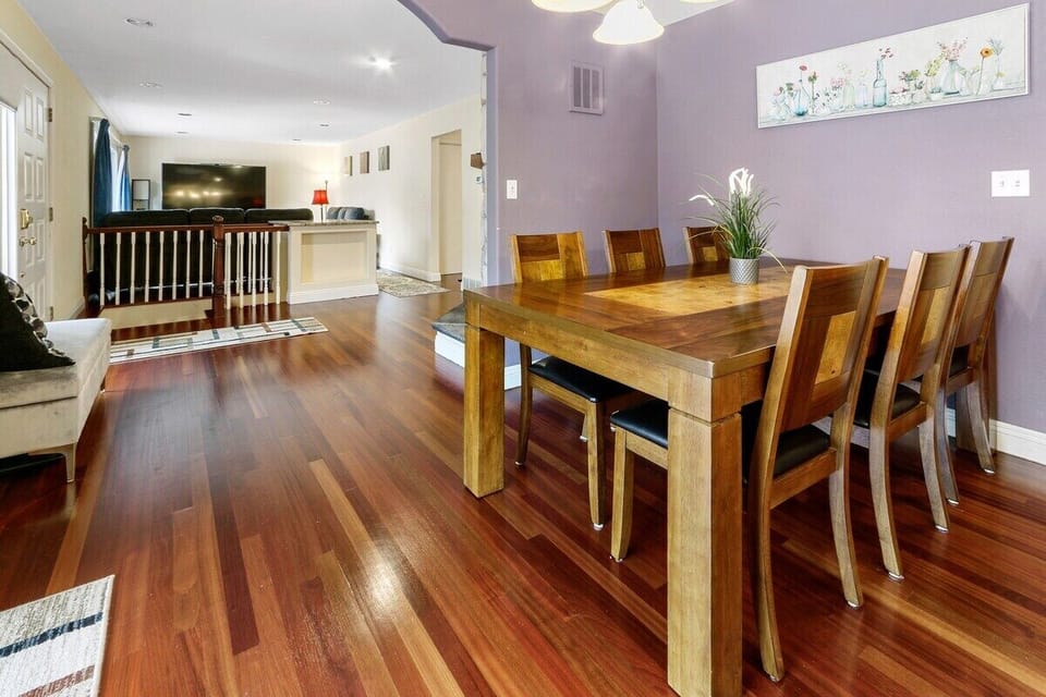 Dining area with seating for 6