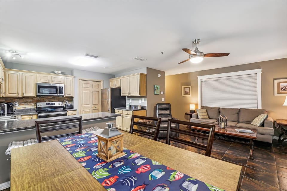 interiors-dining area-127738106