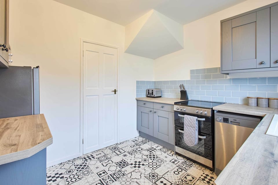 Crab Cottage, Longhoughton - Host & Stay