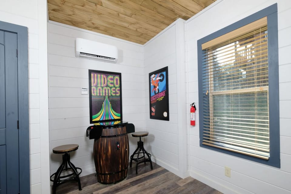 Splash N' Love Shack's game room