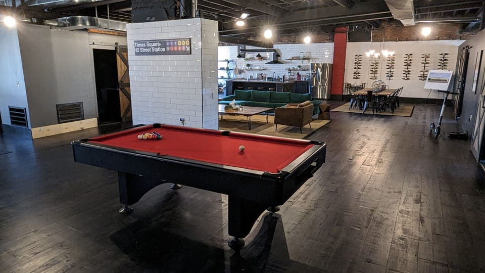 Pool table photo 1