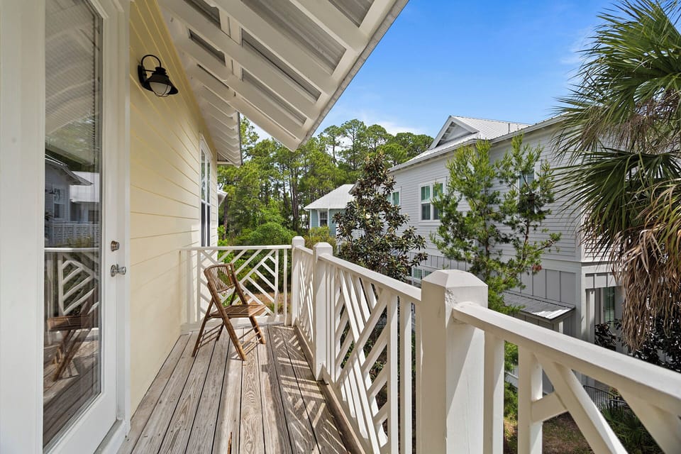 24-Lion-on-the-Beach-Balcony