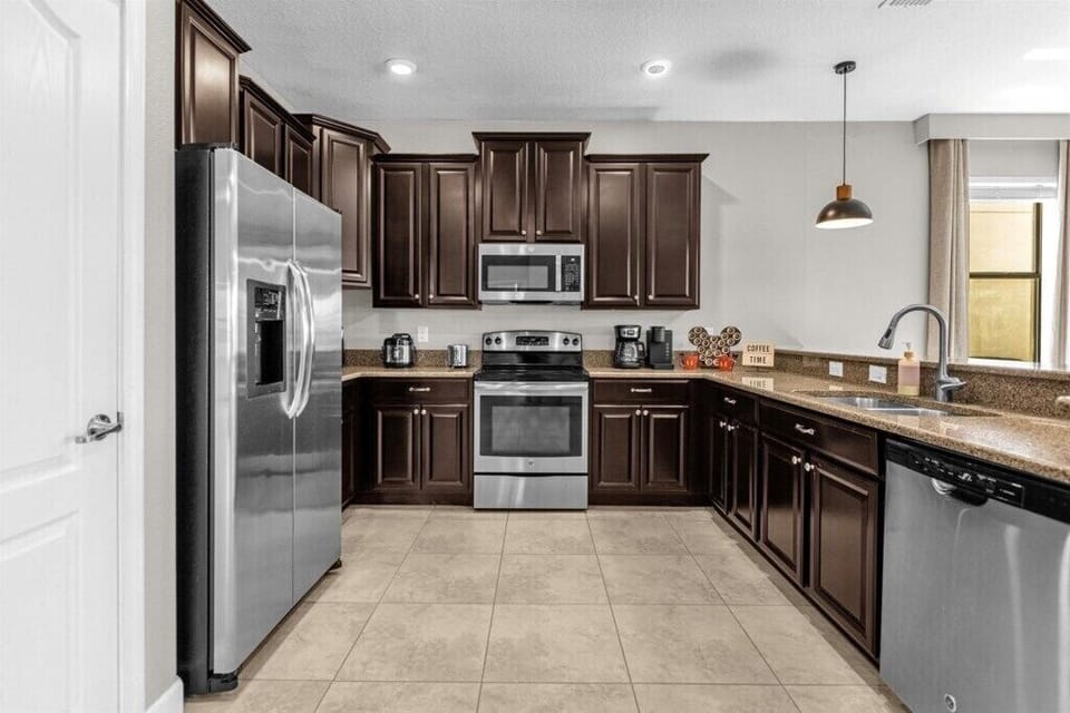 1406MoonValleyDrive(9)