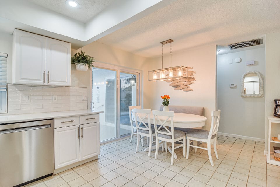 Dining Area | Dishware/Flatware | Trash Bags/Paper Towels