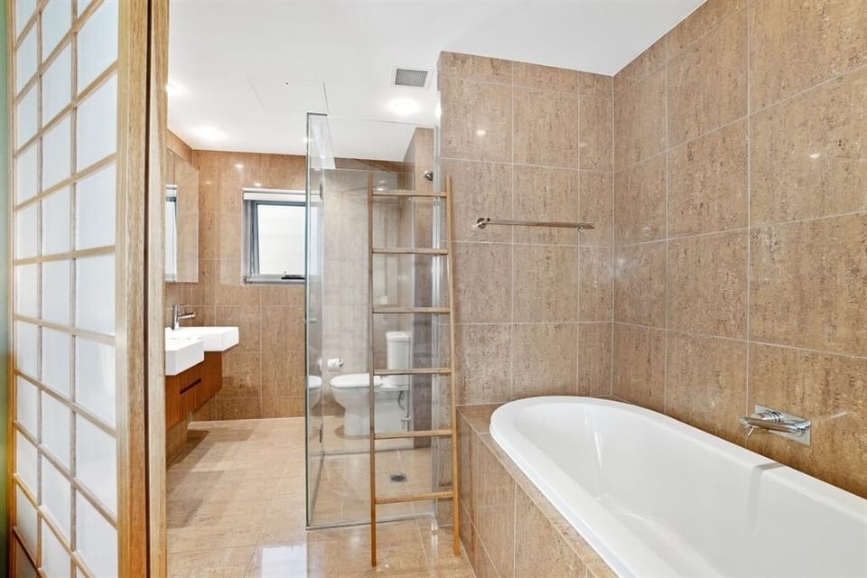 Master ensuite