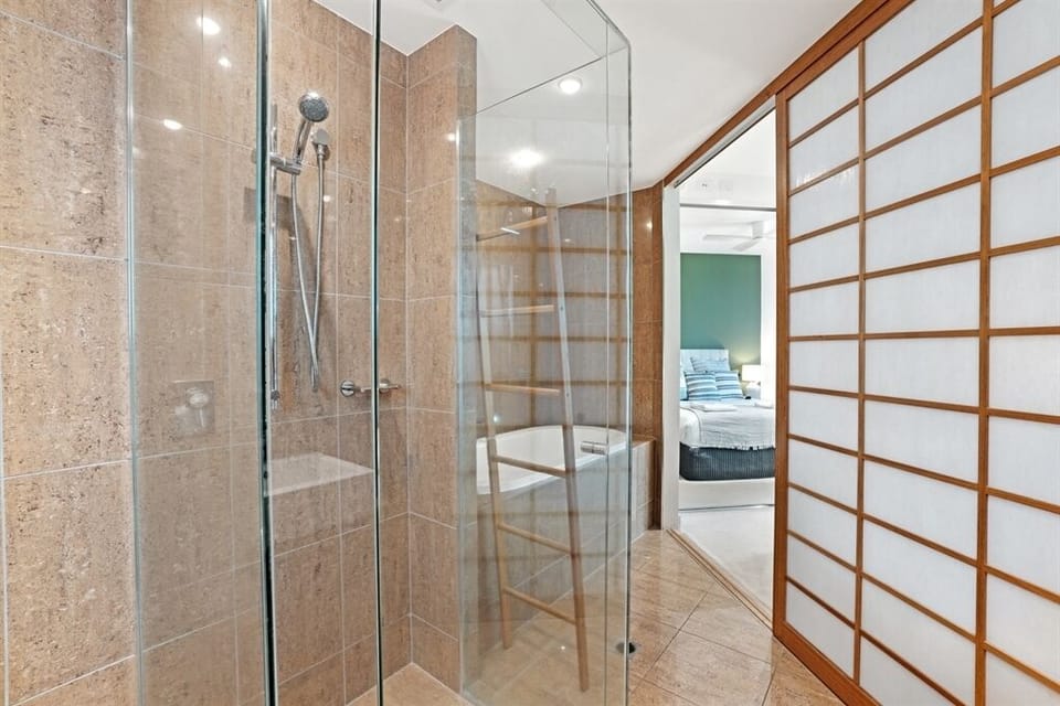 Master ensuite