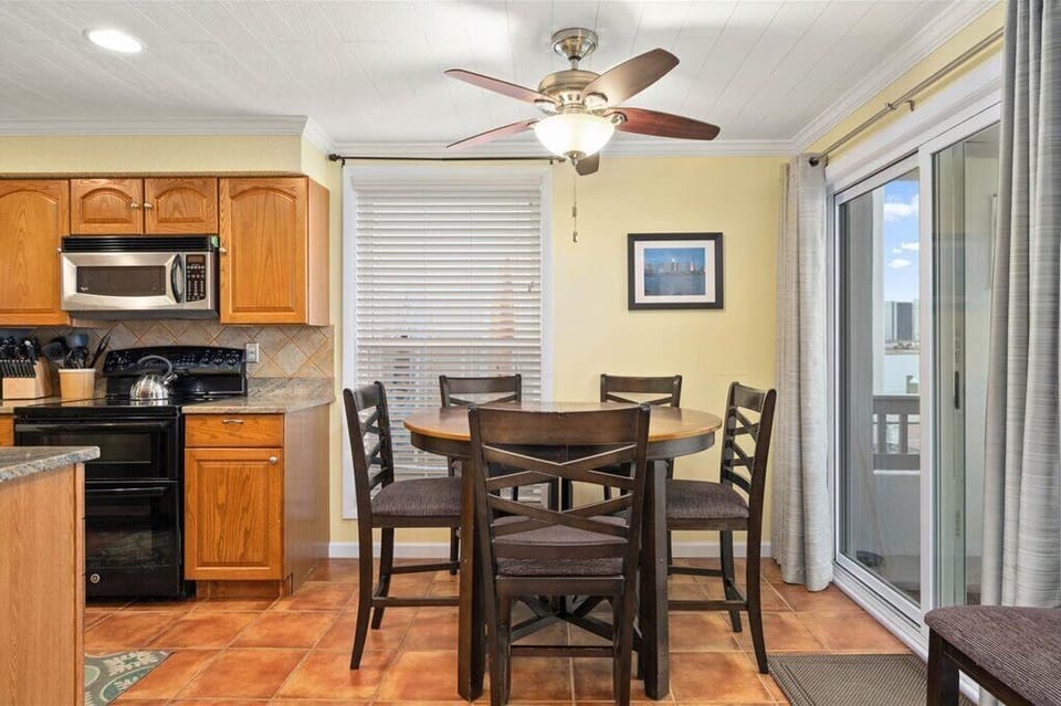 Kitchen/dining area