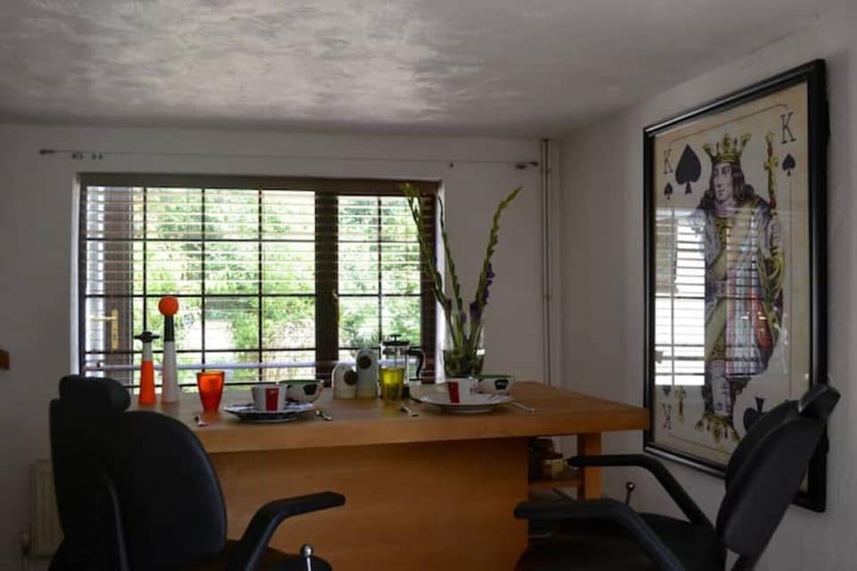 Communal Breakfast Room