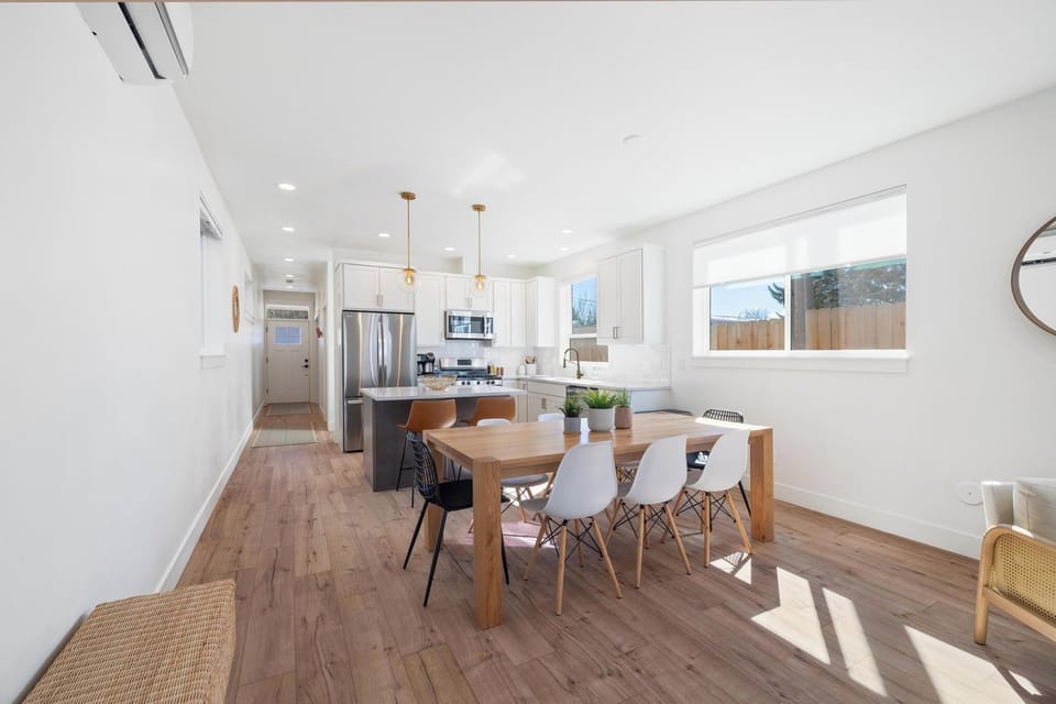 Dining Area | Dining Table & Kitchen Island | Seating for 10 | 1st Floor