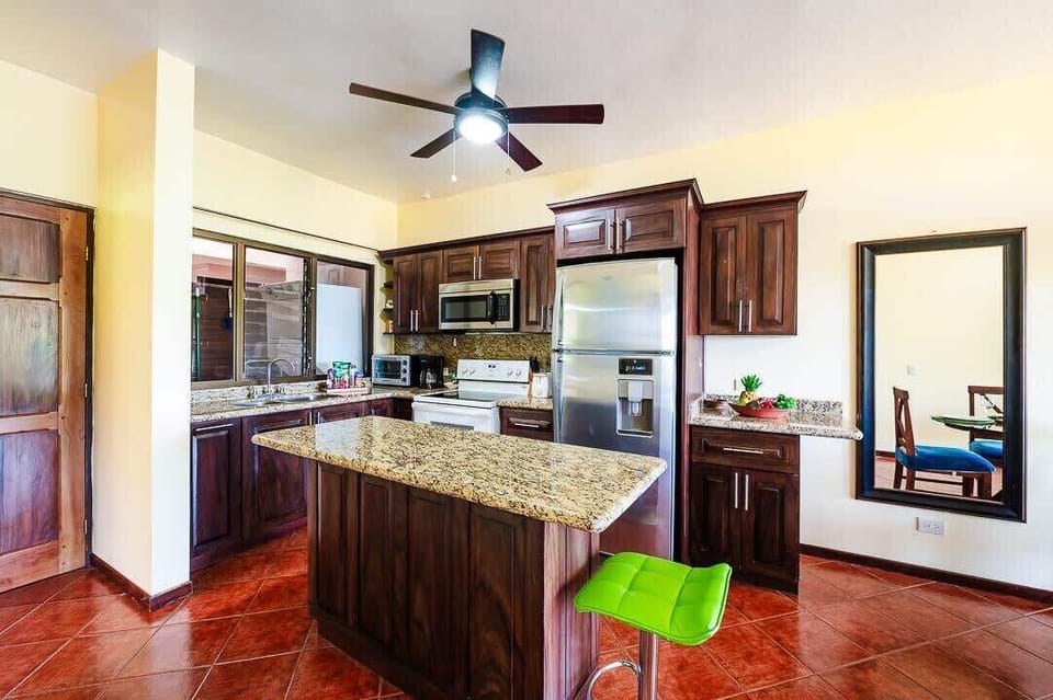 Easy meals, good company, and no rush at all.