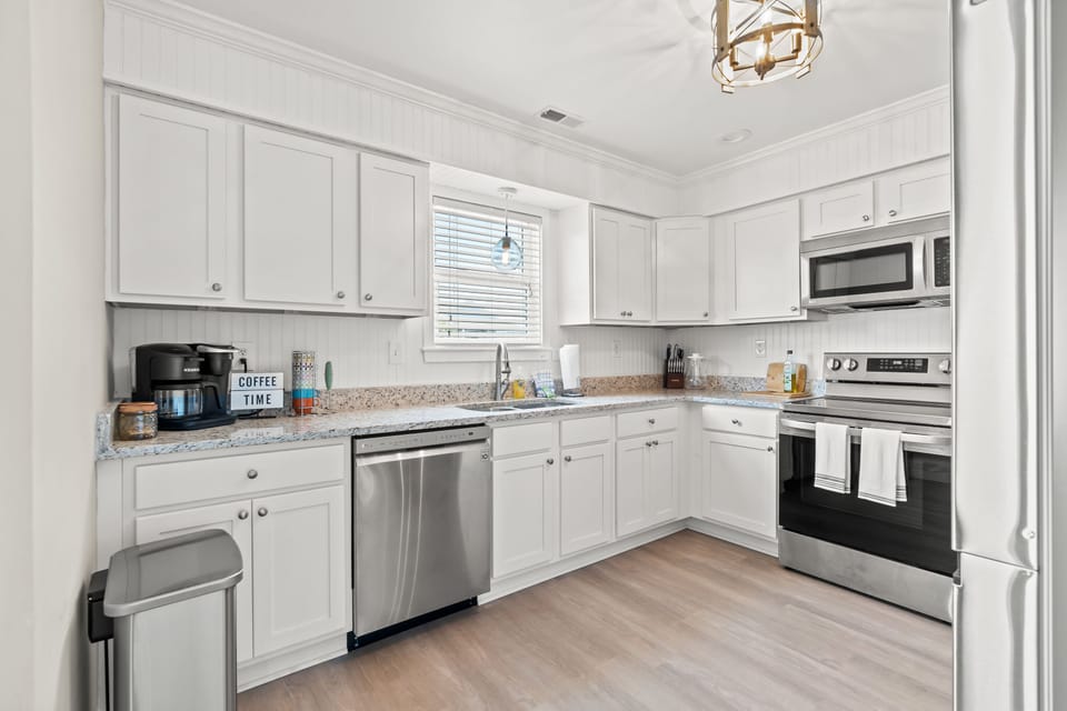 All modern appliances to make meal preparation a breeze.