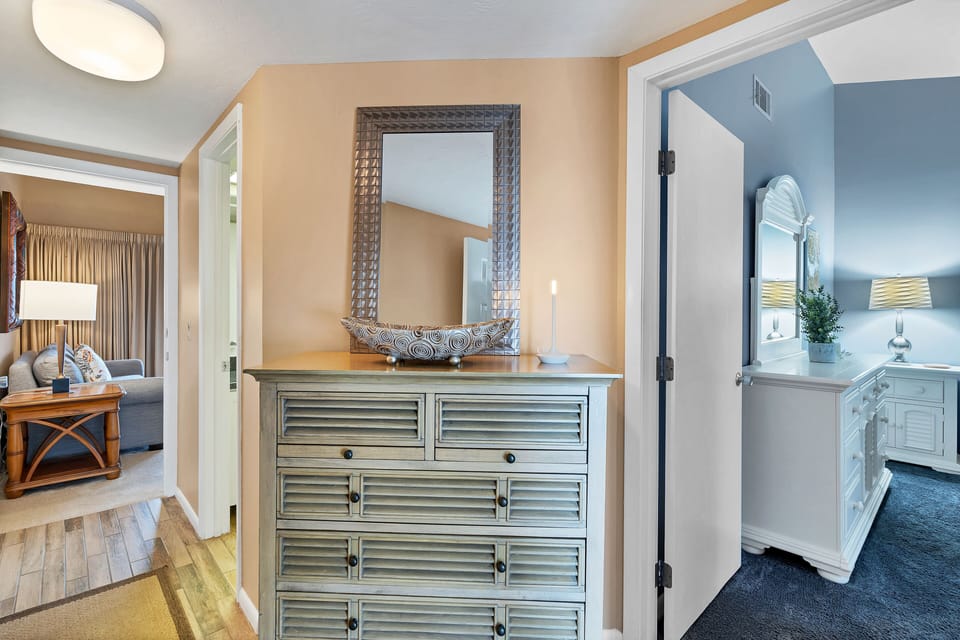 Enjoy privacy and sound sleep with lockable doors in both living and bed rooms. 