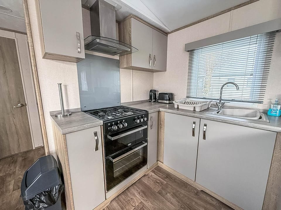 Prepare meals while still being part of the conversation before settling down for a relaxed evening after a day of exploring Old Hunstanton nearby.