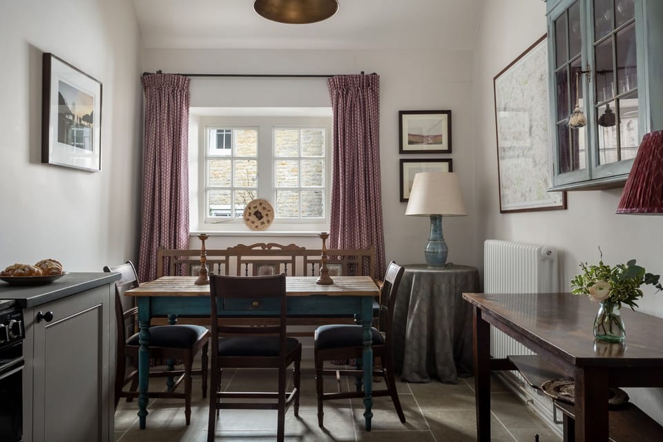 Woodman Cottage Kitchen/ Dining Room - StayCotswold