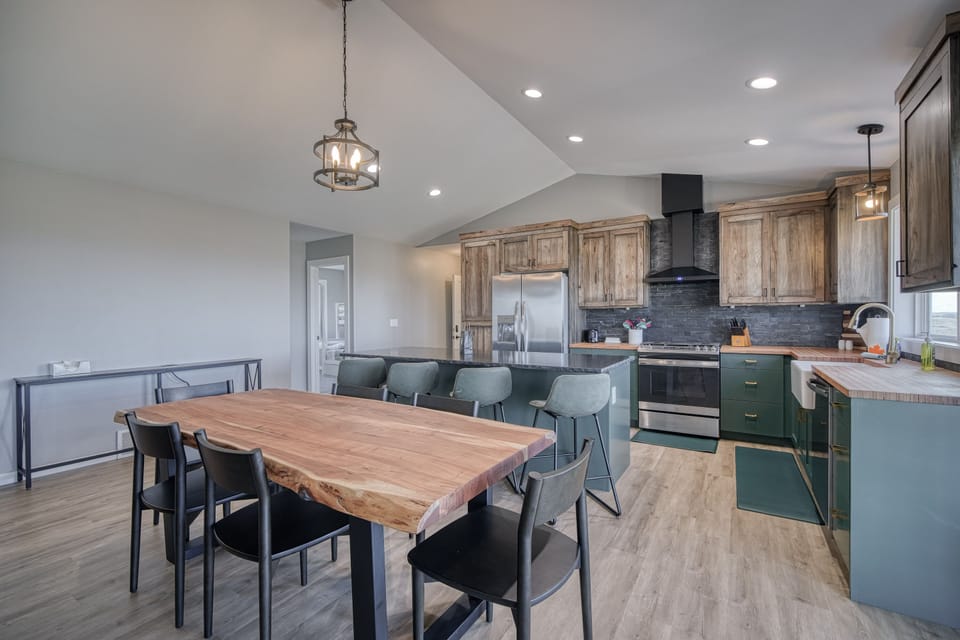 full kitchen